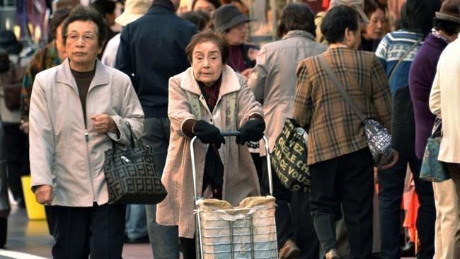 جمعیت پیر، بزرگترین چالش اقتصادی ژاپن در چهار دهه آینده جمعیت پیر، بزرگترین چالش مالی ژاپن در چهار دهه آینده