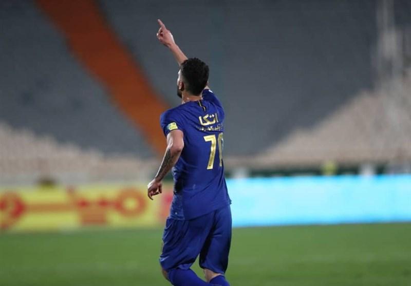 قهر عجیب مدافع استقلال کار دست او داد قهر عجیب مدافع استقلال کار دست او داد