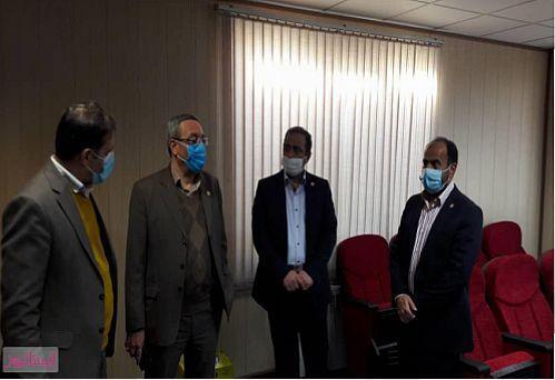 بازدید سرزده مدیرعامل بیمه البرز از شعبه نمونه
